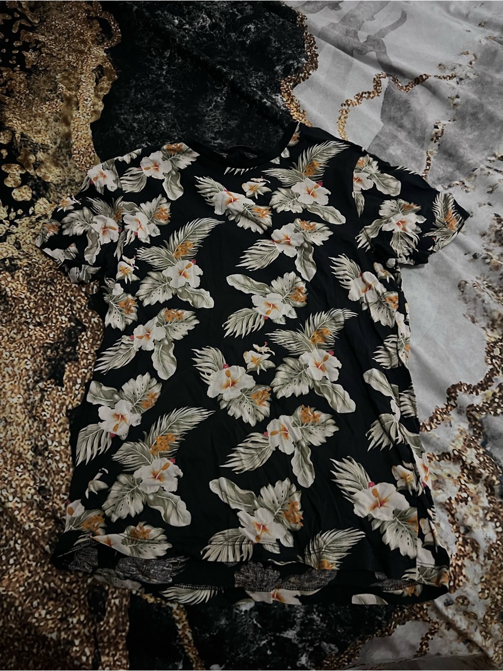 H&M Black Short-Sleeve Floral Print Tee